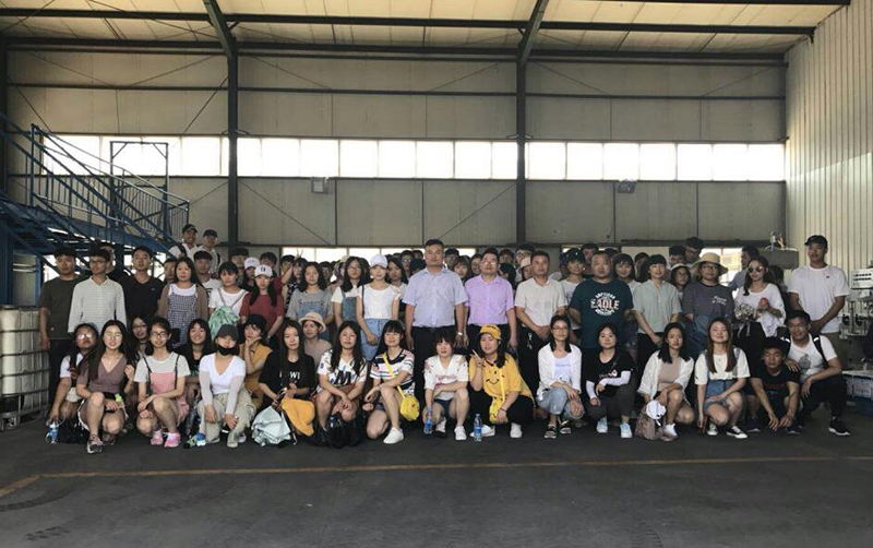 河南科技大（dà）學師生（shēng）到訪鄭州色多多www视频在线观看生化中牟園區參觀（guān）學習(圖1)