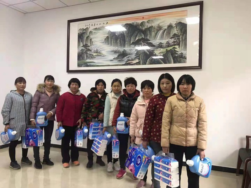 情係職工丨鄭州色多多www视频在线观看生（shēng）化公司“三八婦女節”暖心福利(圖1)